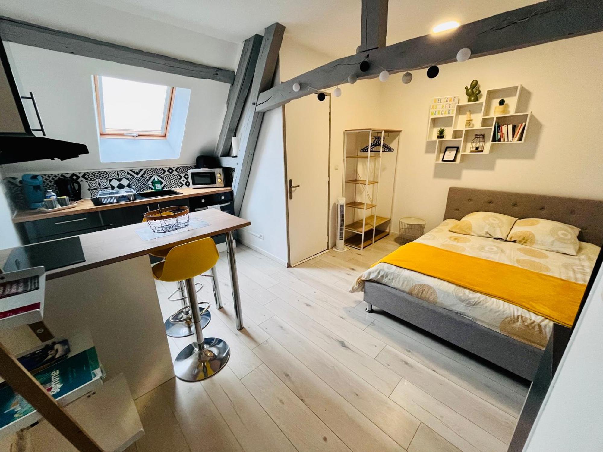 Au Petit Marcade Apartment Abbeville Exterior photo