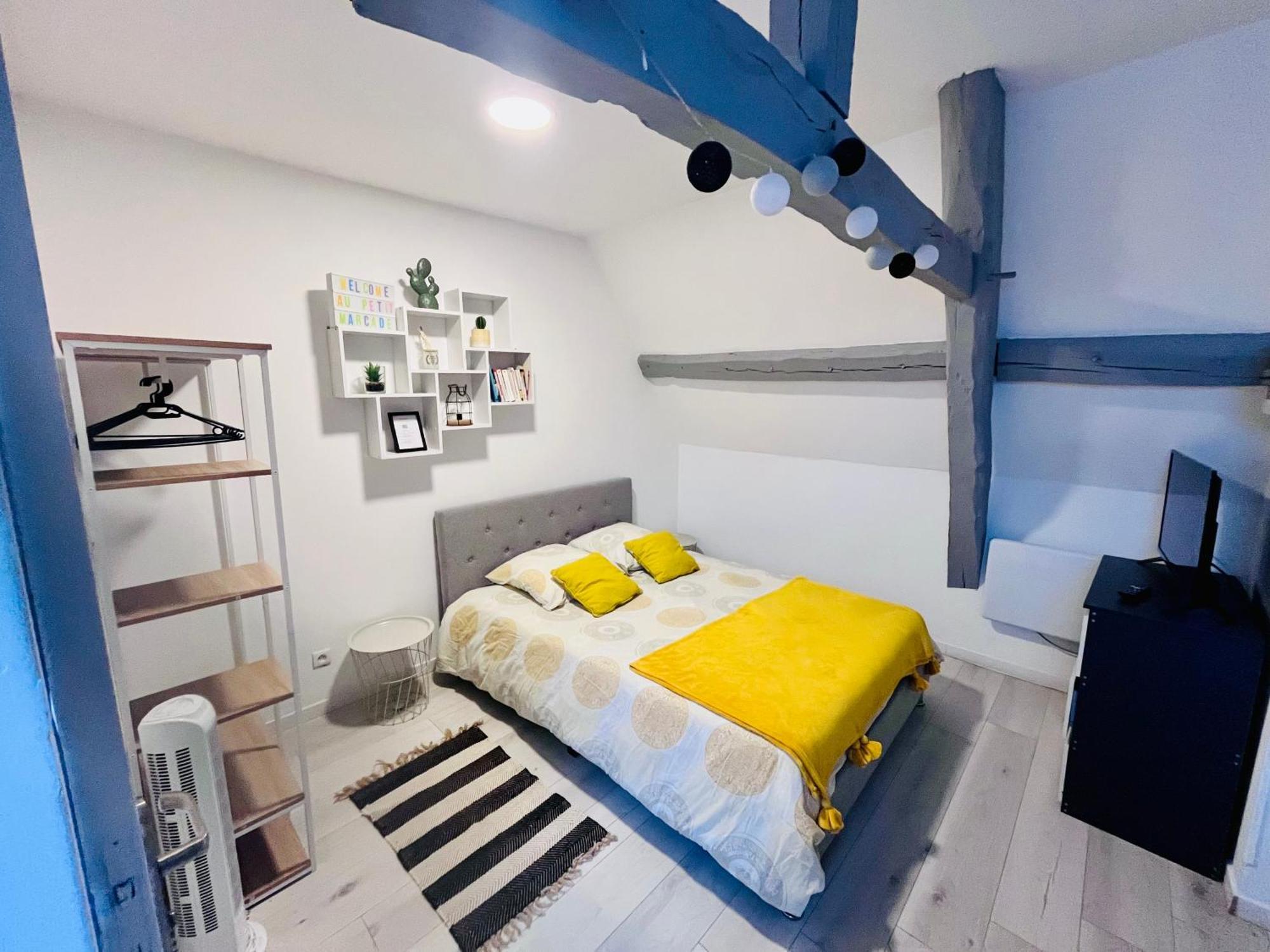 Au Petit Marcade Apartment Abbeville Exterior photo